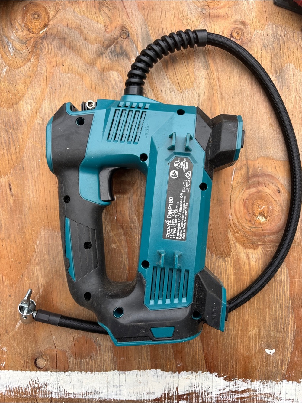 Makita 18v inflator